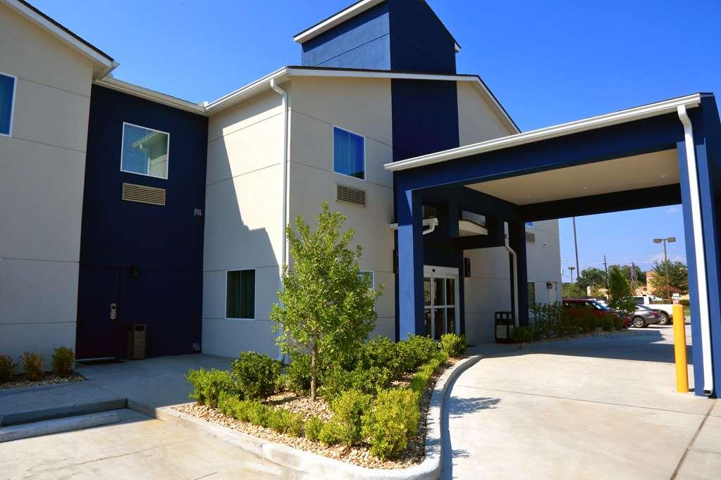 Americas Best Value Inn & Suites-Prairieville Exterior foto