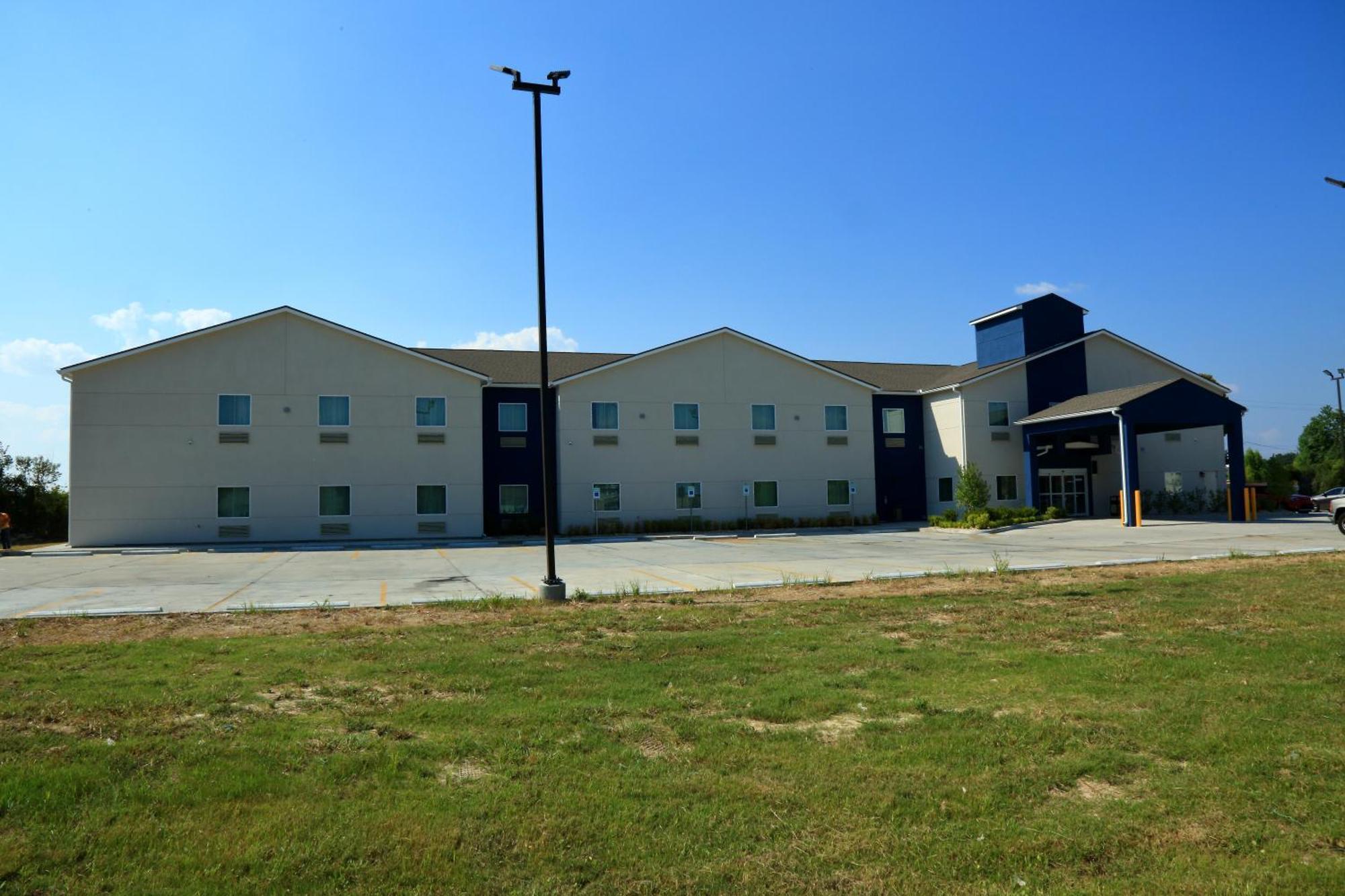 Americas Best Value Inn & Suites-Prairieville Exterior foto